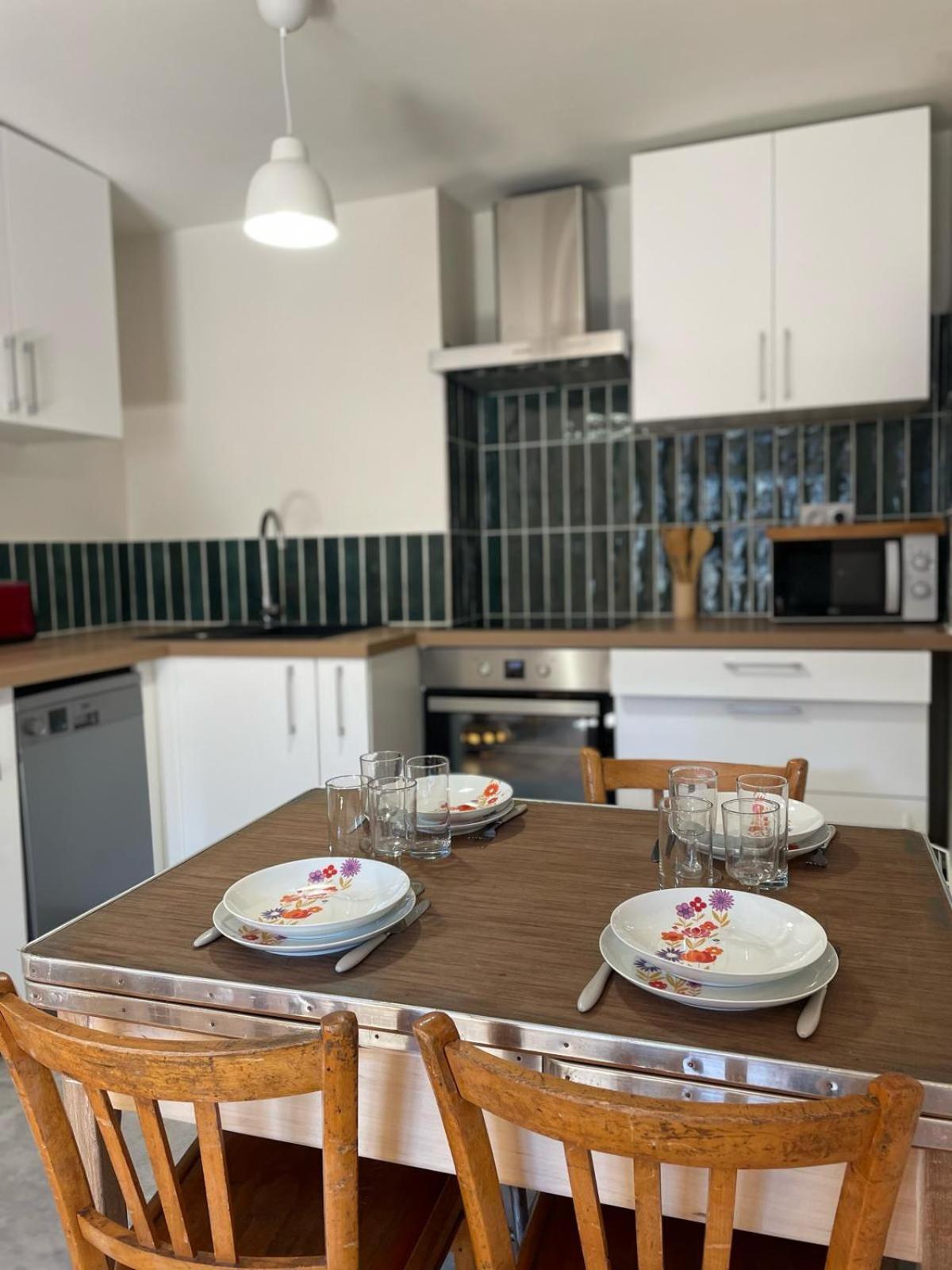 Apartment D'albertine - Clemence Bourges