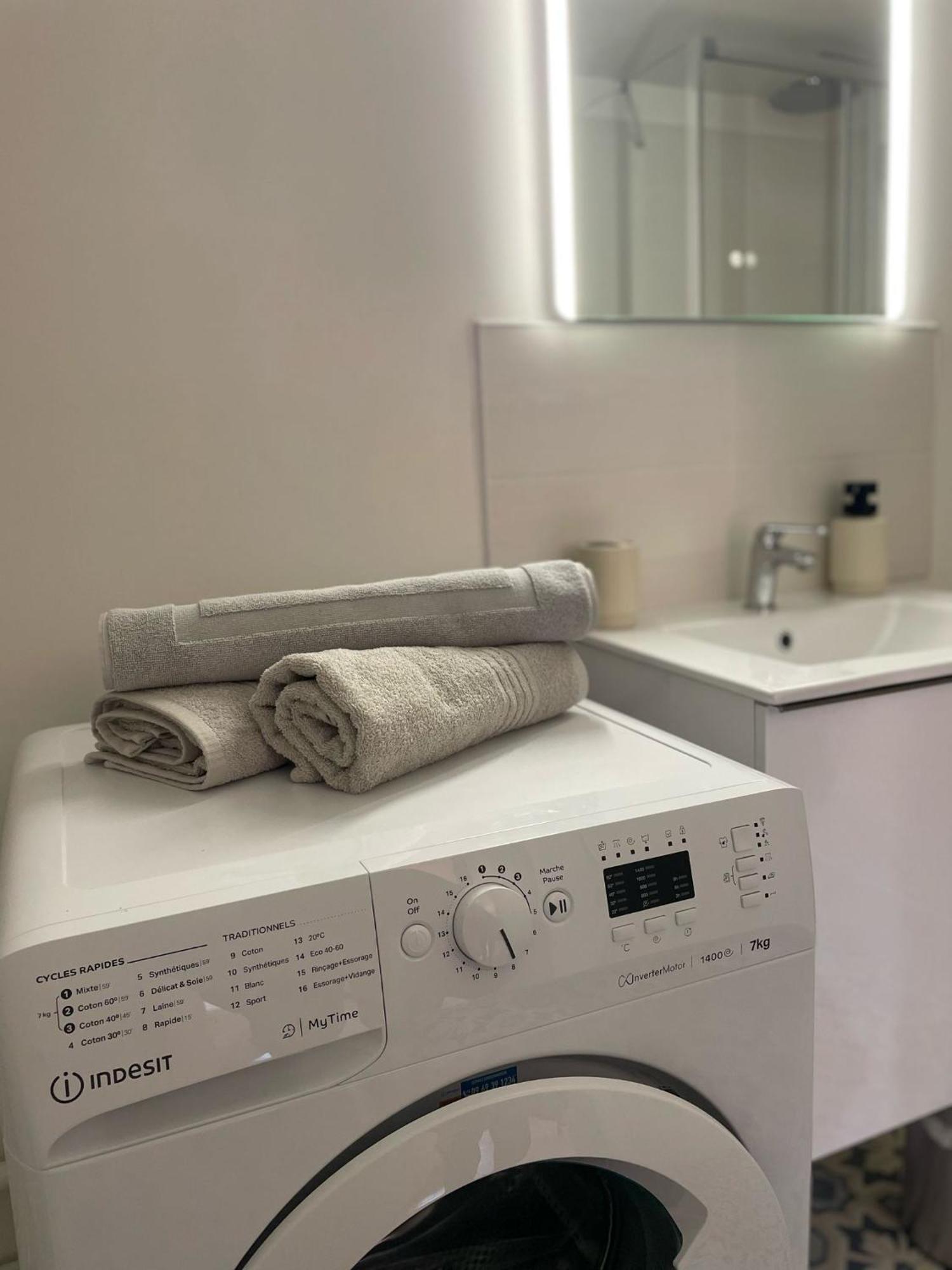 Apartment D'albertine - Clemence Bourges